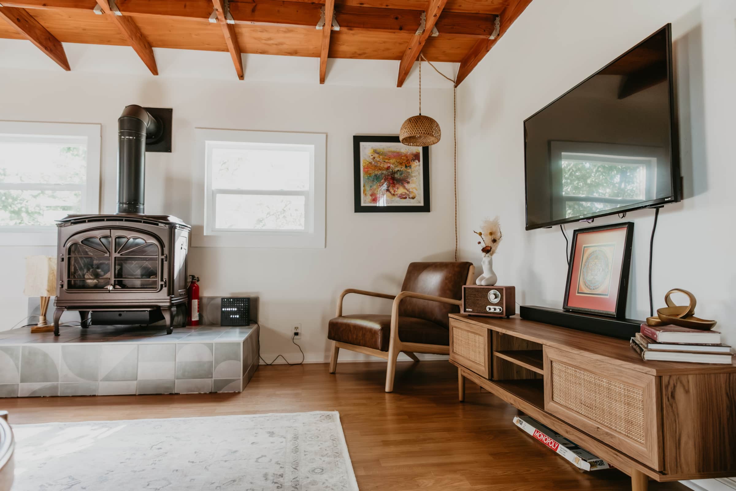 Natural gas fireplace for those cool evenings